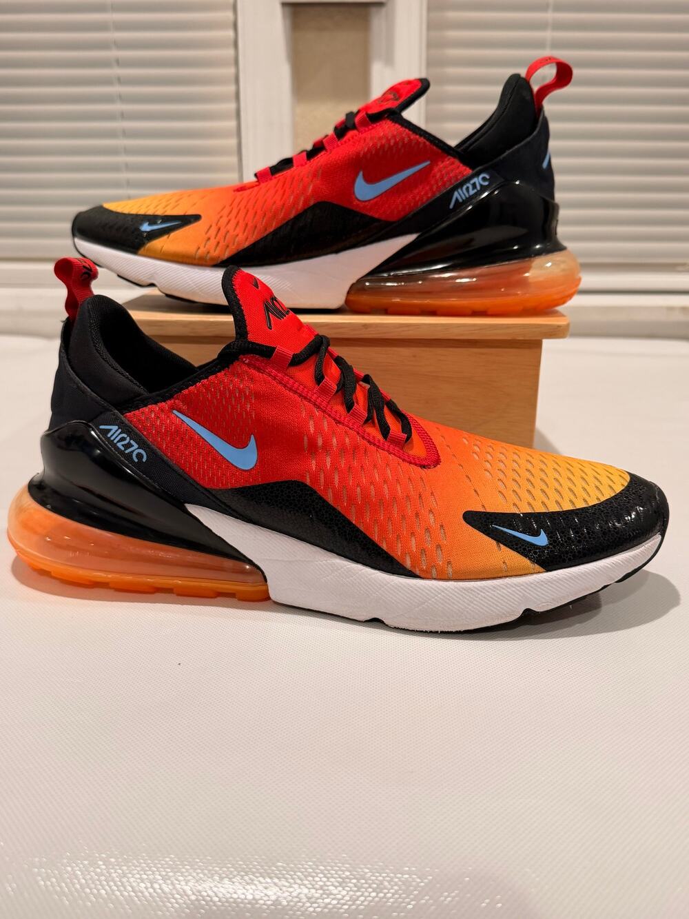 Nike Air Max 270 Sunset DQ7625-600 Men's Size 12 Red Orange Black Sneakers Shoes